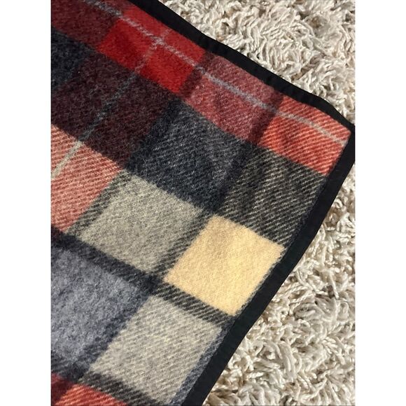 Pendleton Roll Up 100% Wool Nylon Backed Camp Picnic Blanket Red & Yellow Plaid - Picture 8 of 14